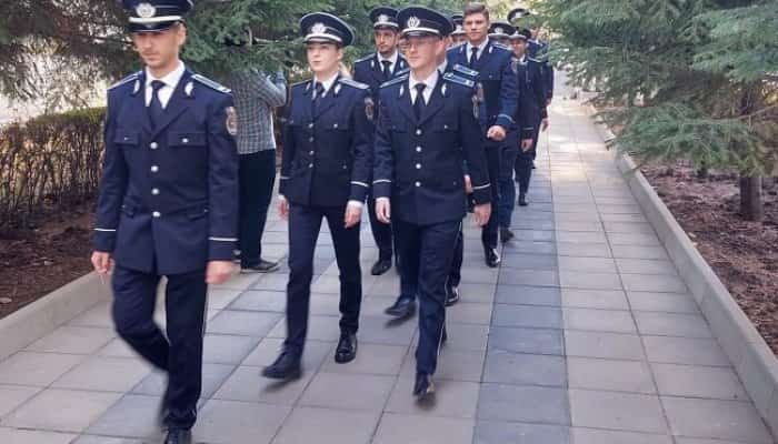 Aproape 70 de noi polițiști și-au început activitatea, miercuri, la Buzău